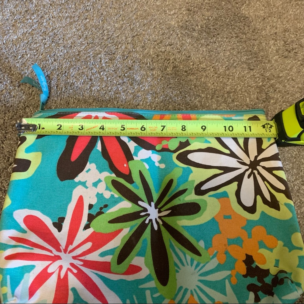 Thirty-One zipper pouch - Picture 2 of 4
